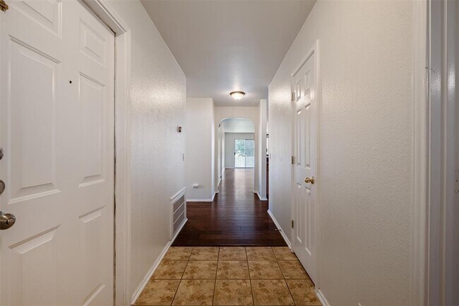 Building Photo - 105 Pentire Way
