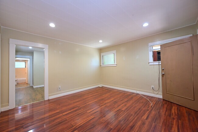 Foto del edificio - 314 N Primrose Ave