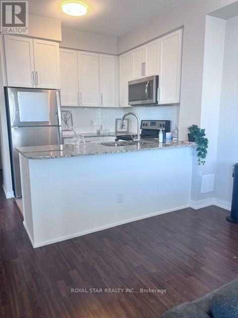 Building Photo - 840 Queens Plate Dr