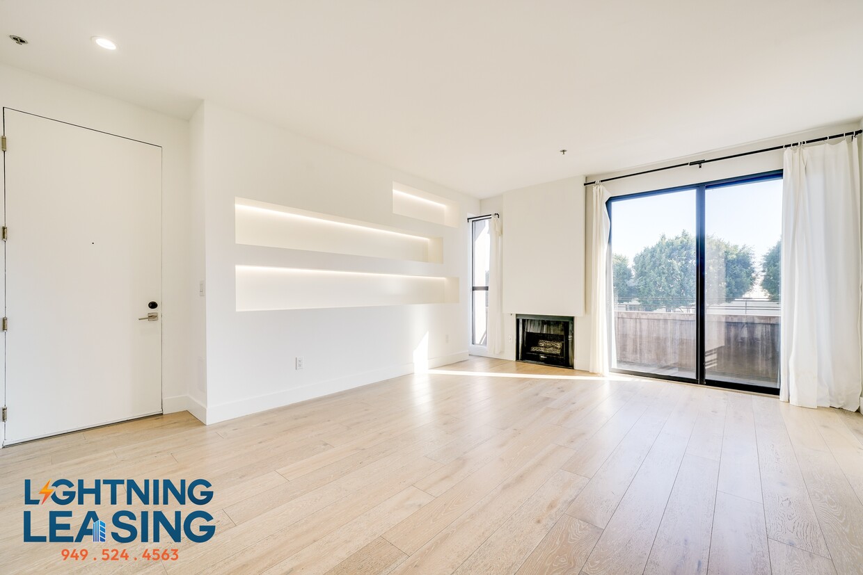 Foto principal - 8811-8815 Burton Way