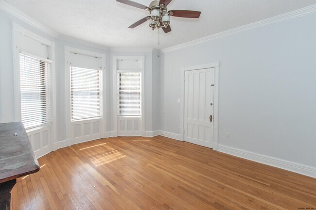 Foto del edificio - 341 Madison Ave