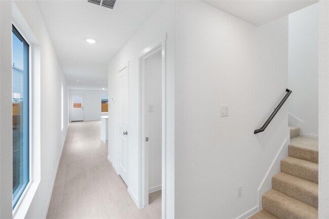 Building Photo - 725 Wagtail Dr