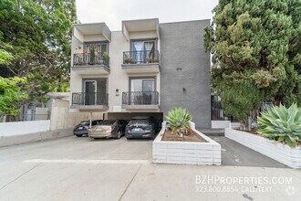 Building Photo - 807 N Alfred St