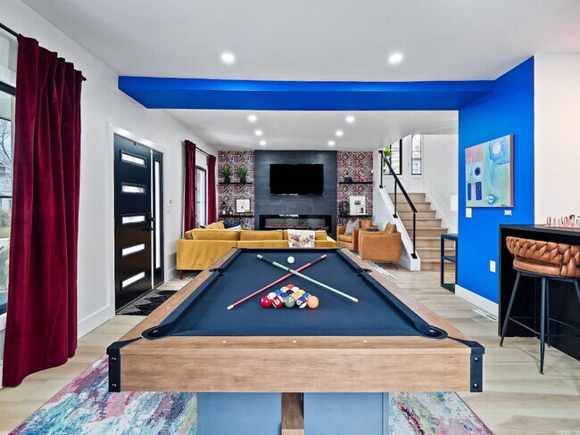 Foto del edificio - 25 N Rose Blvd