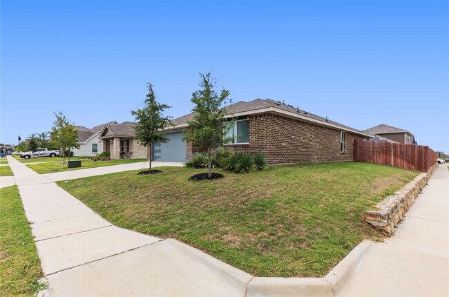 Foto del edificio - 1533 Forest Park Dr