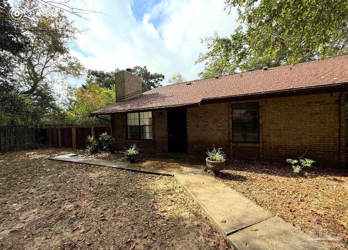 Foto principal - 9345 Chisholm Rd