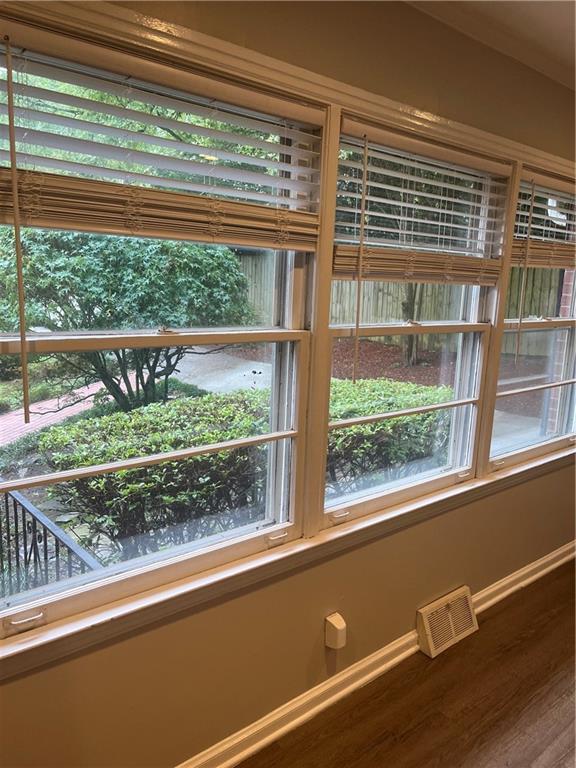 Foto del edificio - 2994 St Anne's Ln NW