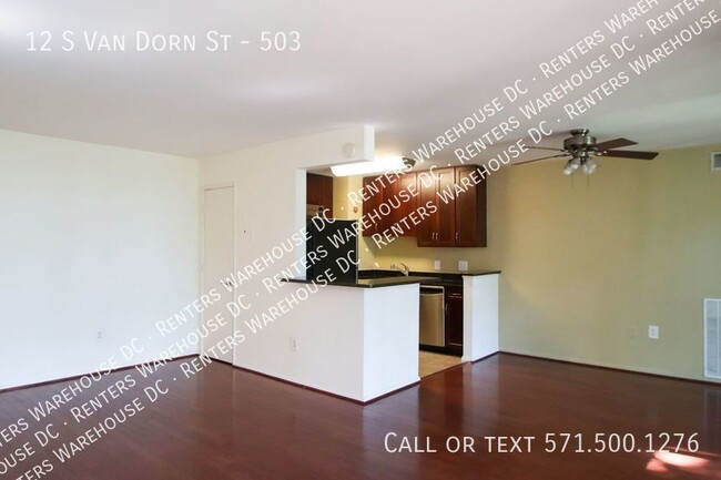 Building Photo - Light-filled 1Bd/1Bth in West End Condos i...