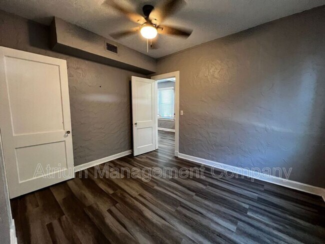 Foto del edificio - 410 E 14th St