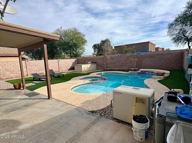 Foto del edificio - 2721 S 108th Ave