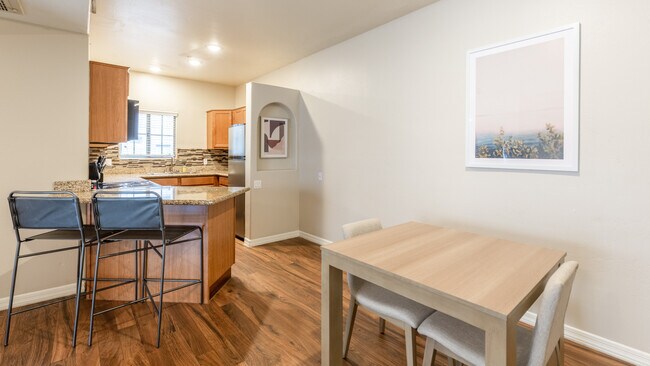 Building Photo - 9259 E Raintree Dr