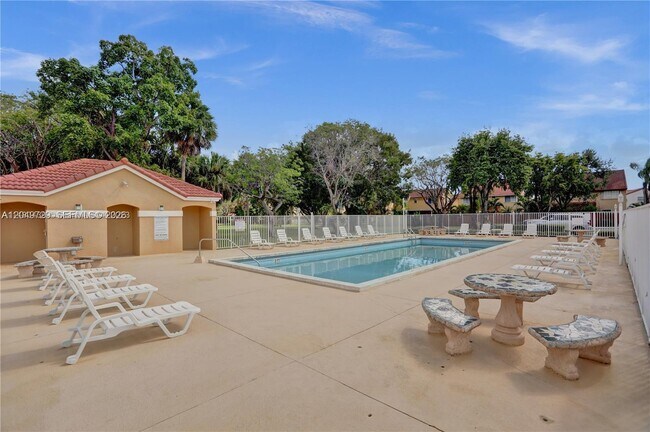 Foto del edificio - 15184 SW 110th St