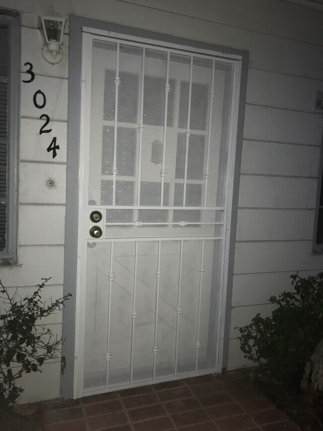 Foto del edificio - 3024 Third Ave