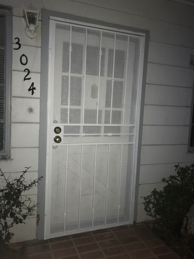 Building Photo - 3024 Third Ave