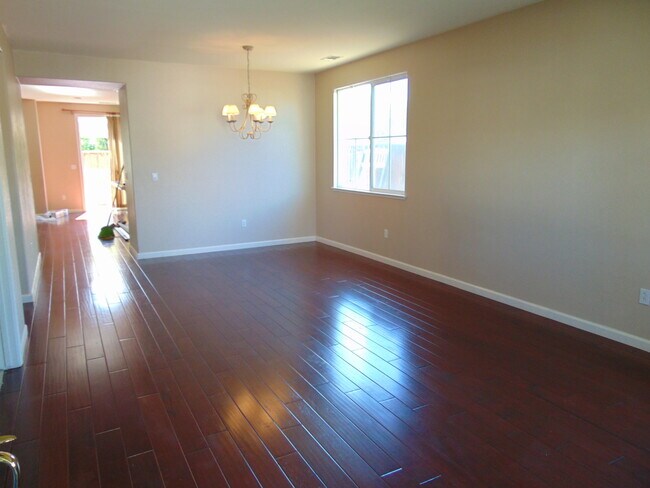 Building Photo - Beautiful Single story Home in Tracy