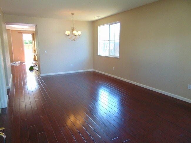 Foto del edificio - Beautiful Single story Home in Tracy