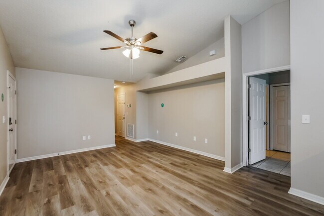 Foto del edificio - 23043 Clearwater Pl