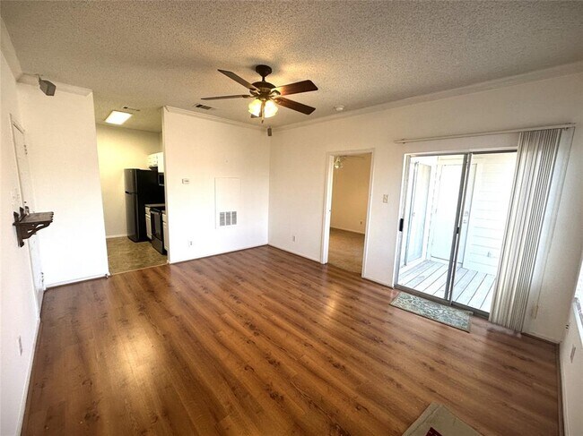 Building Photo - 12166 Metric Blvd