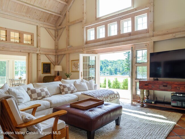 Foto del edificio - 121 Queechy Lake Dr