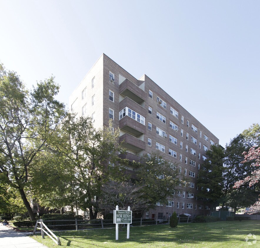 Foto principal - Sussex Hall Apartments