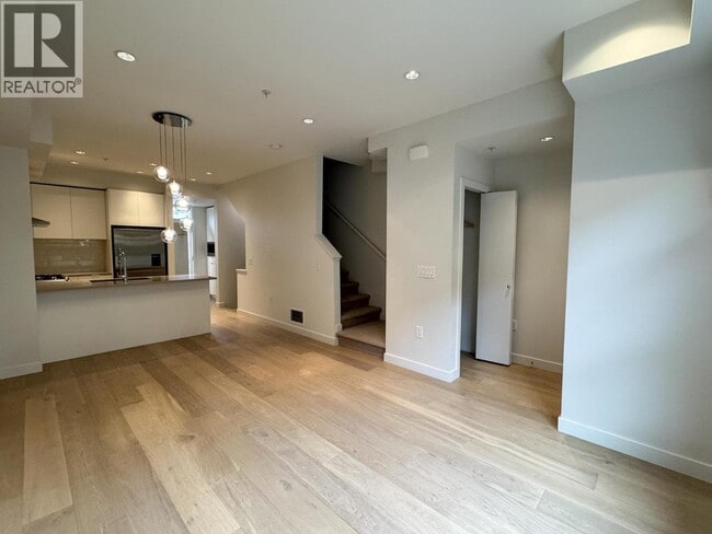 Photo du bâtiment - 8570-8570 Osler St