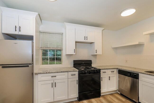 Foto del edificio - 210 Kirkwood Rd NE