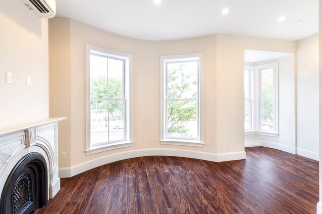 Building Photo - Amazing one bed in South End!