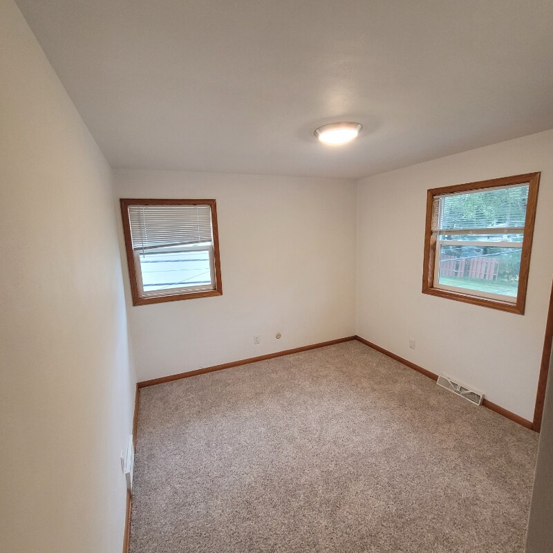 5604 Bjelde Ln Unit 2, Monona, WI 53716 Room for Rent in Monona, WI