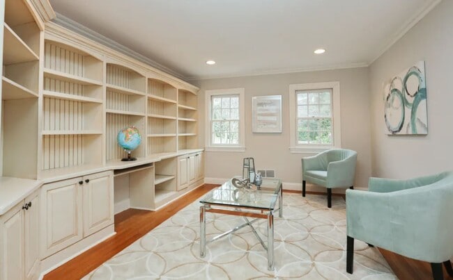 Building Photo - Beautiful 4BD 4BA ranch home in Scarsdale!