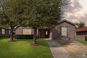 Building Photo - 3011 Castillo Dr