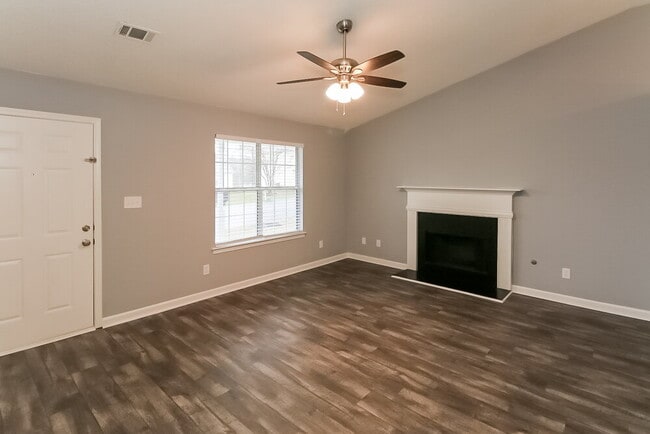 Foto del edificio - 3530 Mosswood Ln