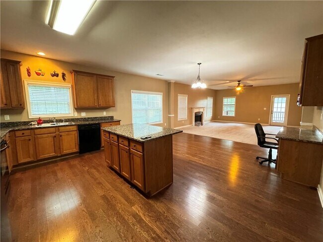 Building Photo - 10 Lake Zachary Dr