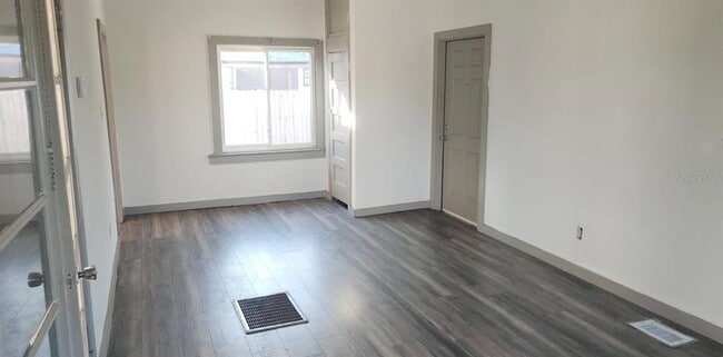 Foto del edificio - 1330 Pine St