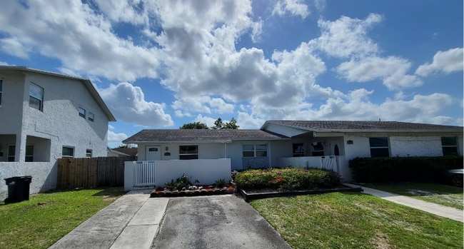 Photo - 20526 SW 92nd Ct Apartment