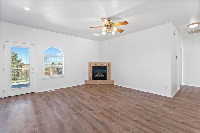 Building Photo - Deerridge Dr (11178)