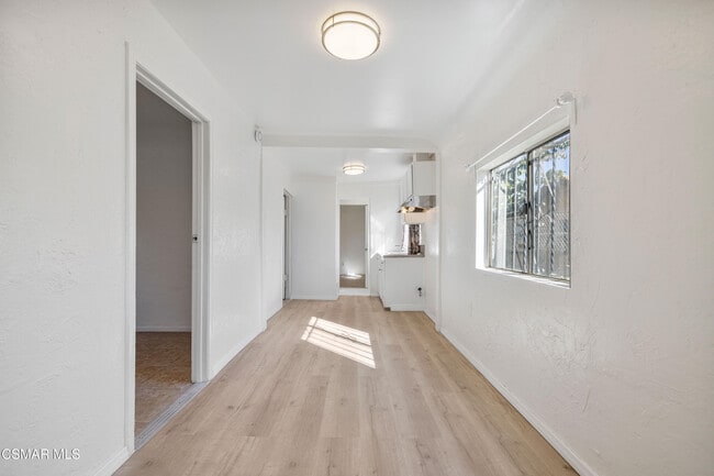 Building Photo - 11018 Sutter Ave