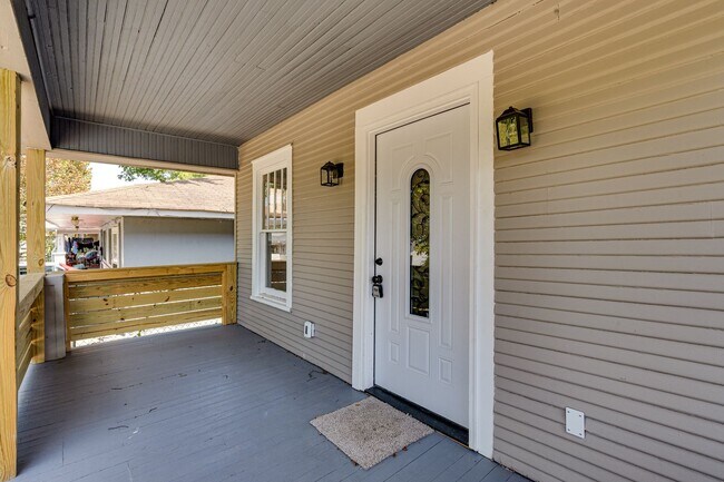 Foto del edificio - 3 bedroom renovated home!