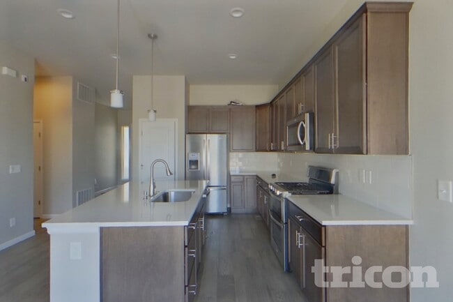 Building Photo - 686 Ranchhand Dr
