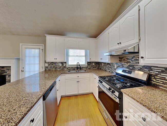 Building Photo - 403 Bennett Farms Pl