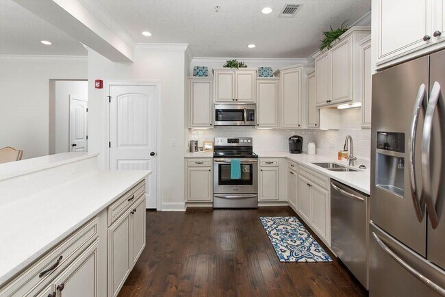 Foto del edificio - 1702 Mariners Cir