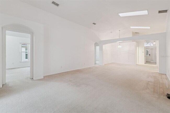 Building Photo - 1346 Solana Cir