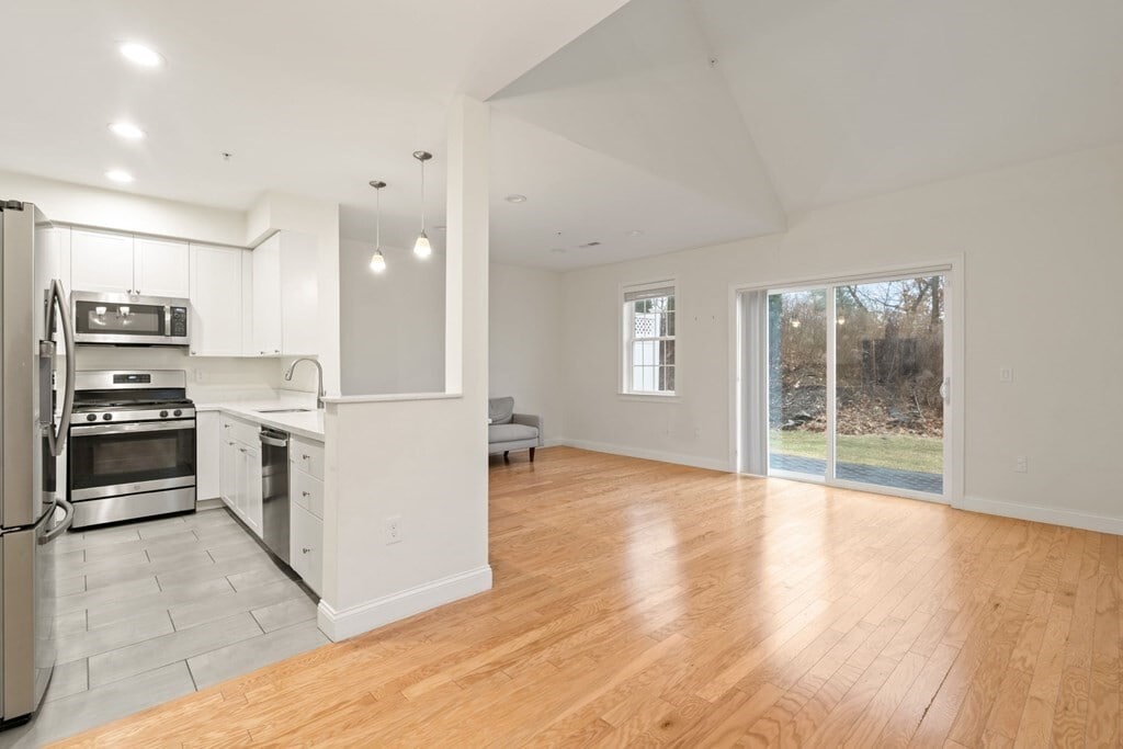 70 Endicott St Unit 602, Norwood, MA 02062 Condo for Rent in Norwood