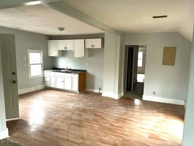 3484 W 59th St Cleveland, OH 44102 – photo 2