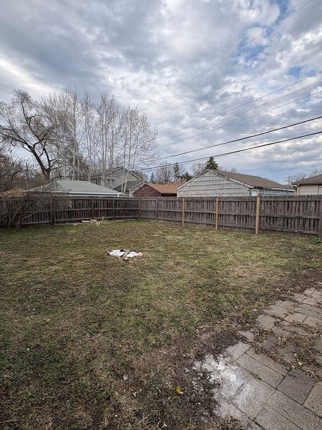 Building Photo - 4534 Zane Ave N