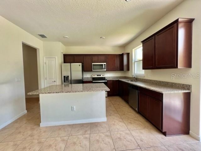 Foto del edificio - 5483 Wooden Pine Dr