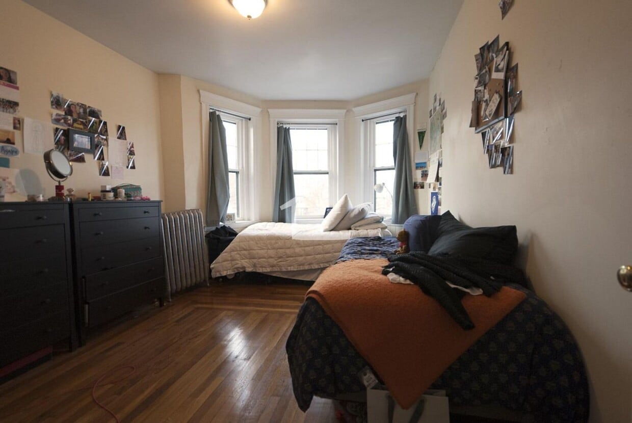 Clevaland Circle exceptional 2 bed with amazing layout NO BROKER FEE for 9/1 Close to BC - Clevaland Circle exceptional 2 bed with amazing layout NO BROKER FEE for 9/1 Close to BC