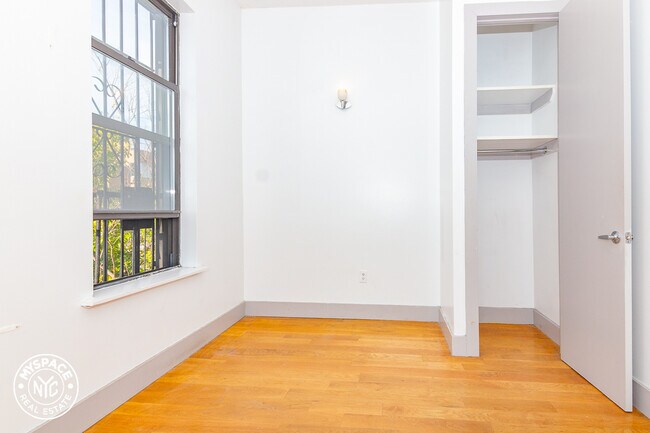 Building Photo - 233 Jefferson St