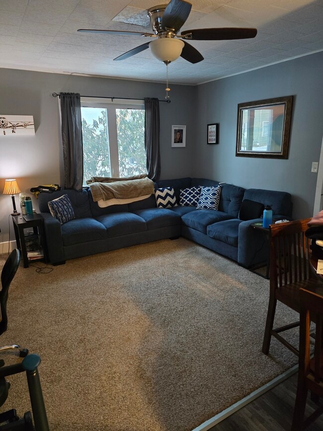 Building Photo - Bank Street