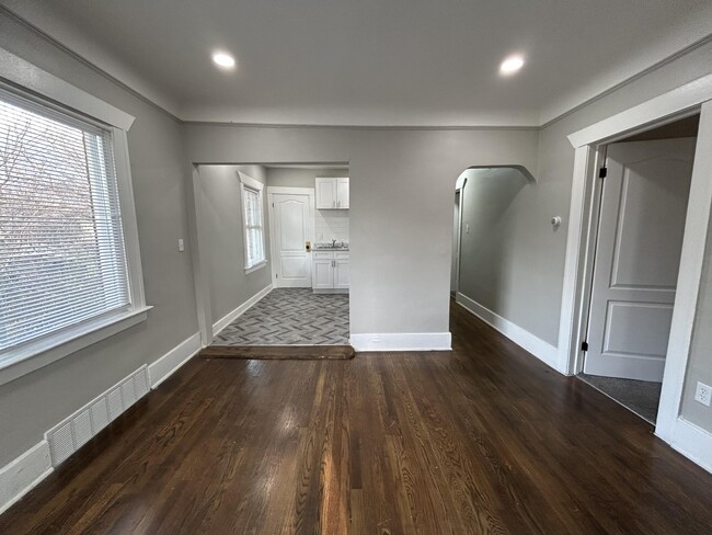 Building Photo - 2960 Kendall St