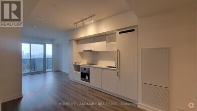 Building Photo - 138-4138 Downes St